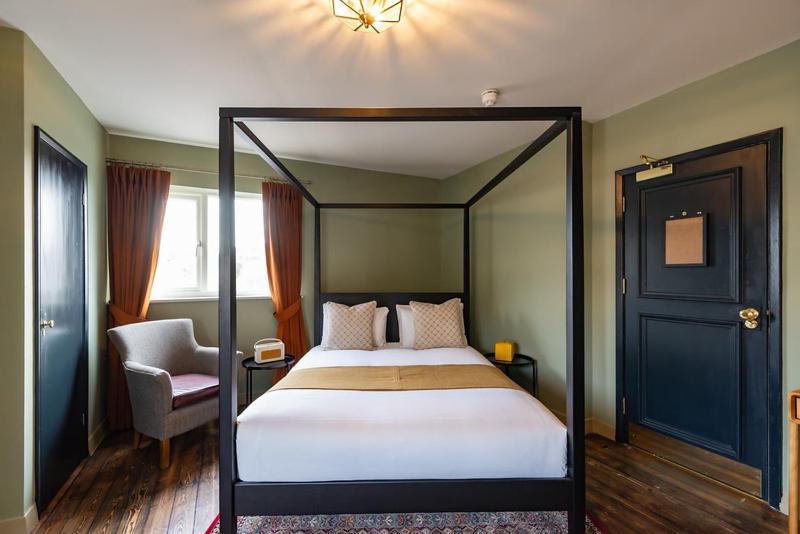 The Bear Hotel Bath Exterior foto