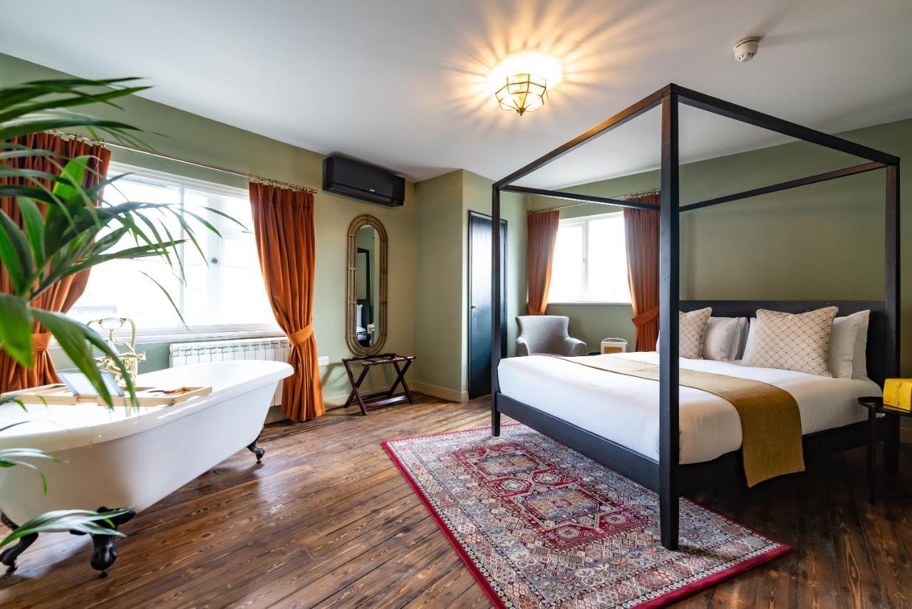 The Bear Hotel Bath Exterior foto